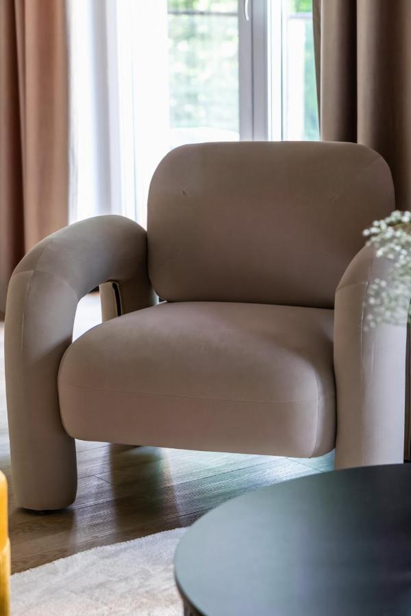 Stylish Apartment Wyspa Solna By Renters Prestige كولوبرزيغ المظهر الخارجي الصورة